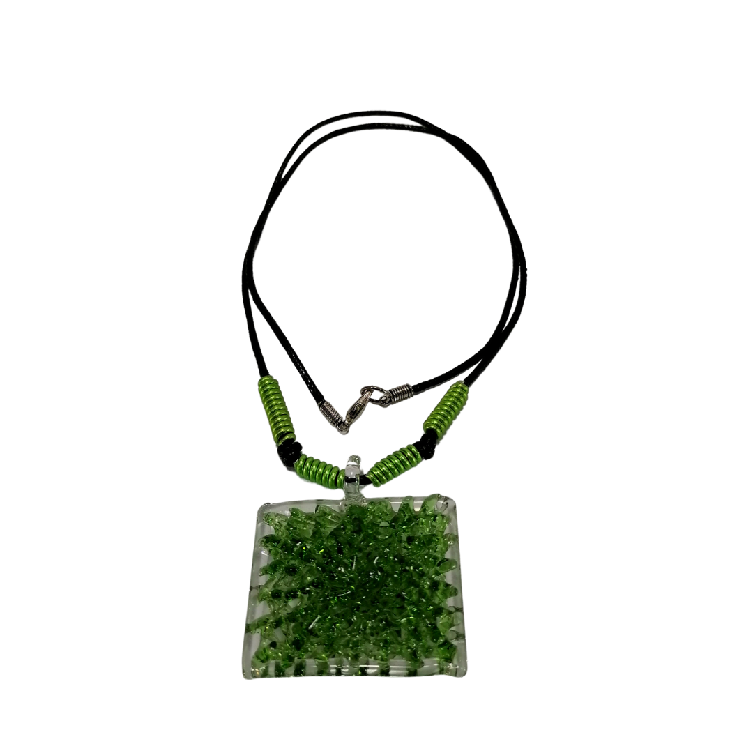 SQUARE CROCHET GLASS PENDANT WITH ALUM WIRE ACCENT NECKLACE (GREEN) by